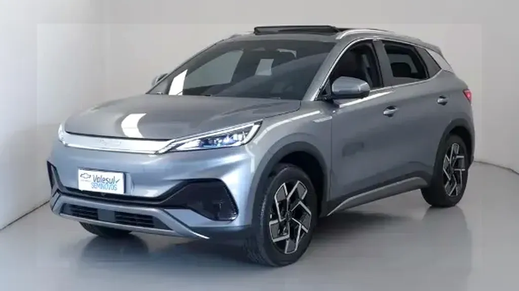 Foto de um byd yuan plus