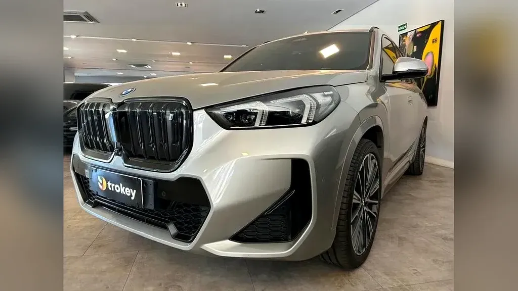 Foto de um bmw ix1