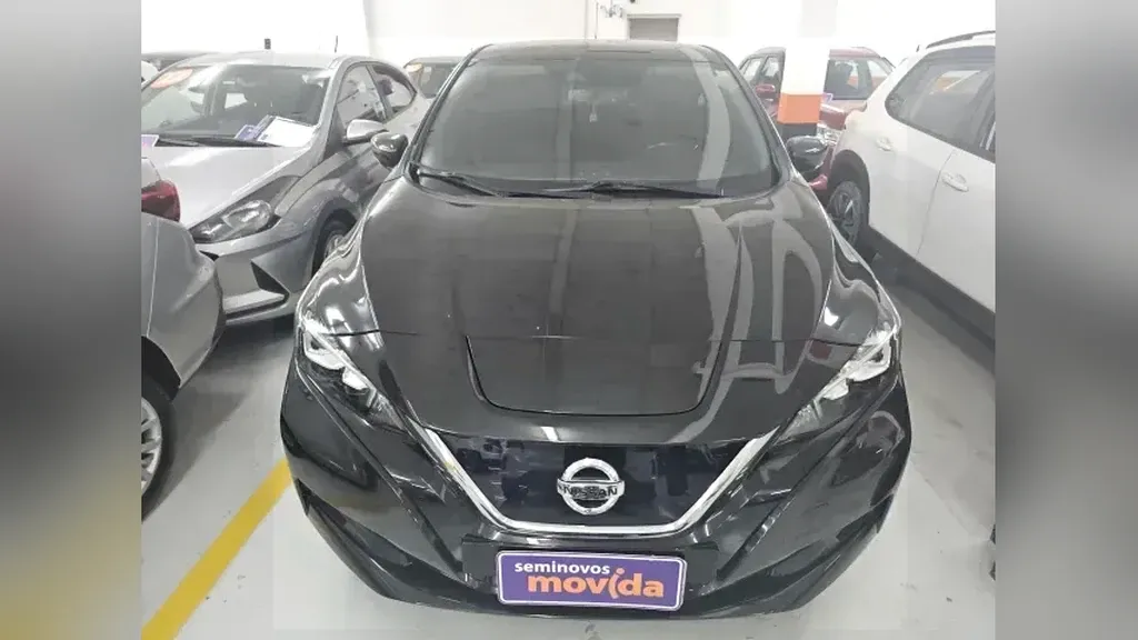 Foto de um nissan leaf