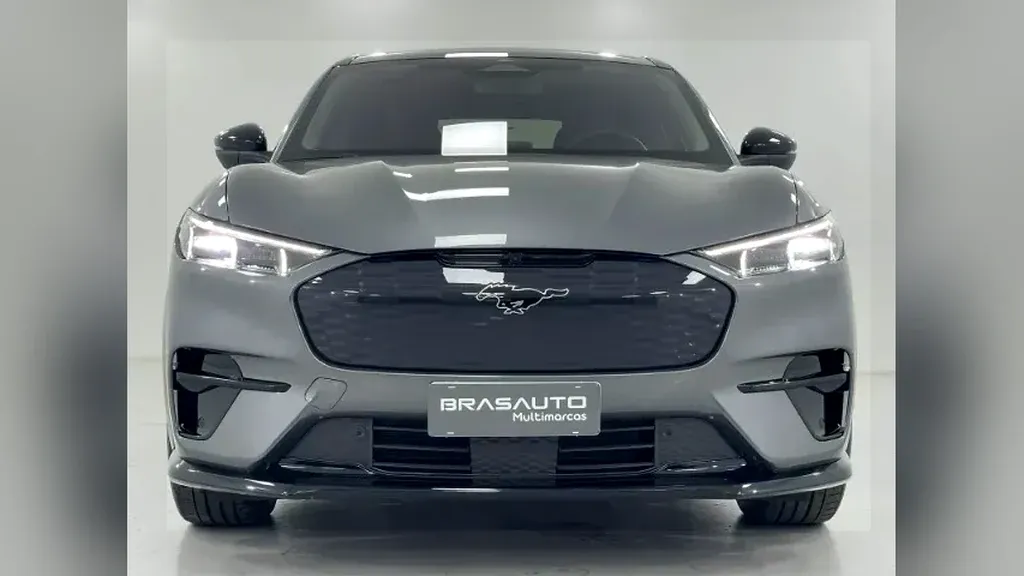 Foto de um ford mustang mach-e