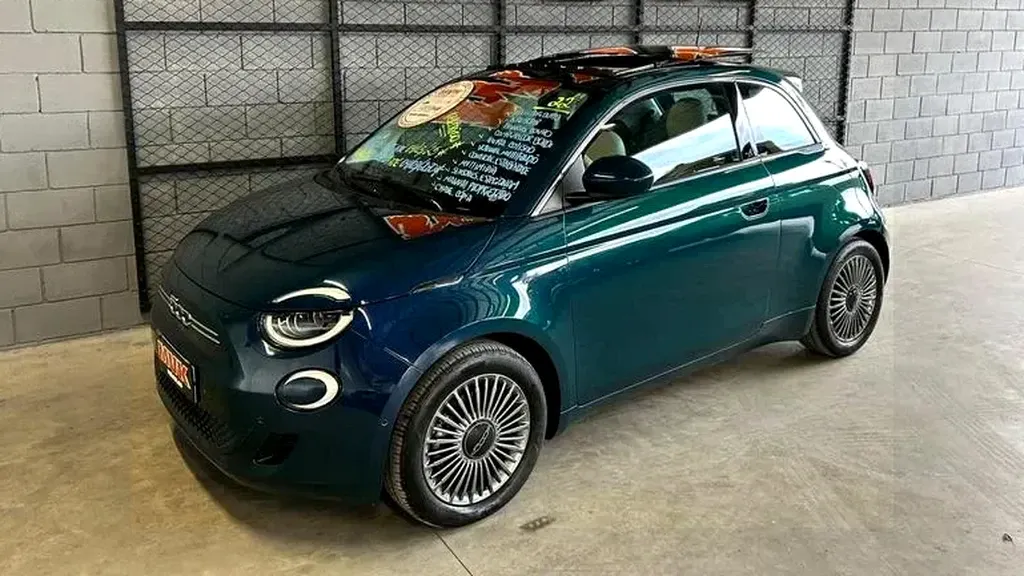 Foto de um fiat 500e