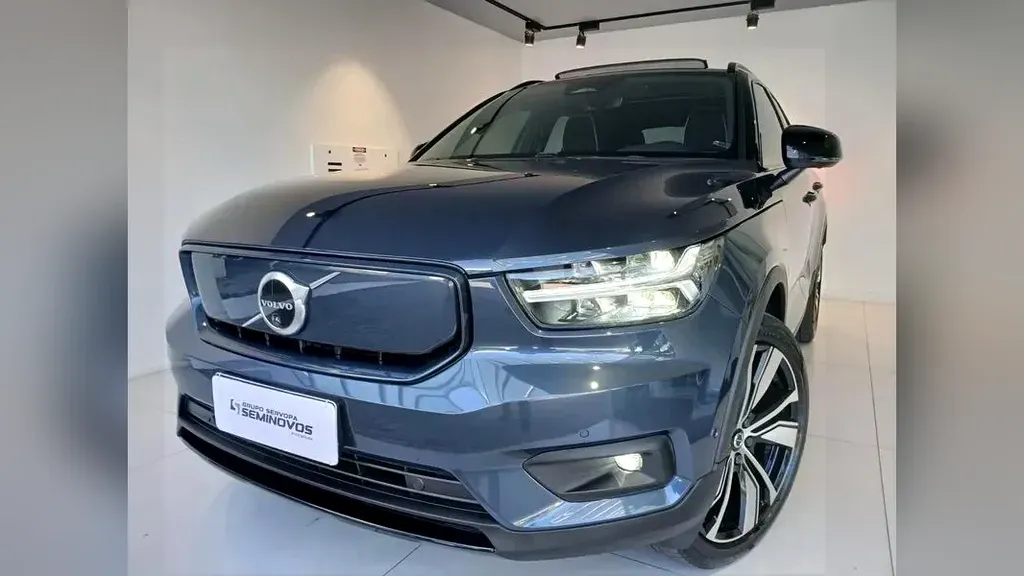 Foto de um volvo xc40 recharge