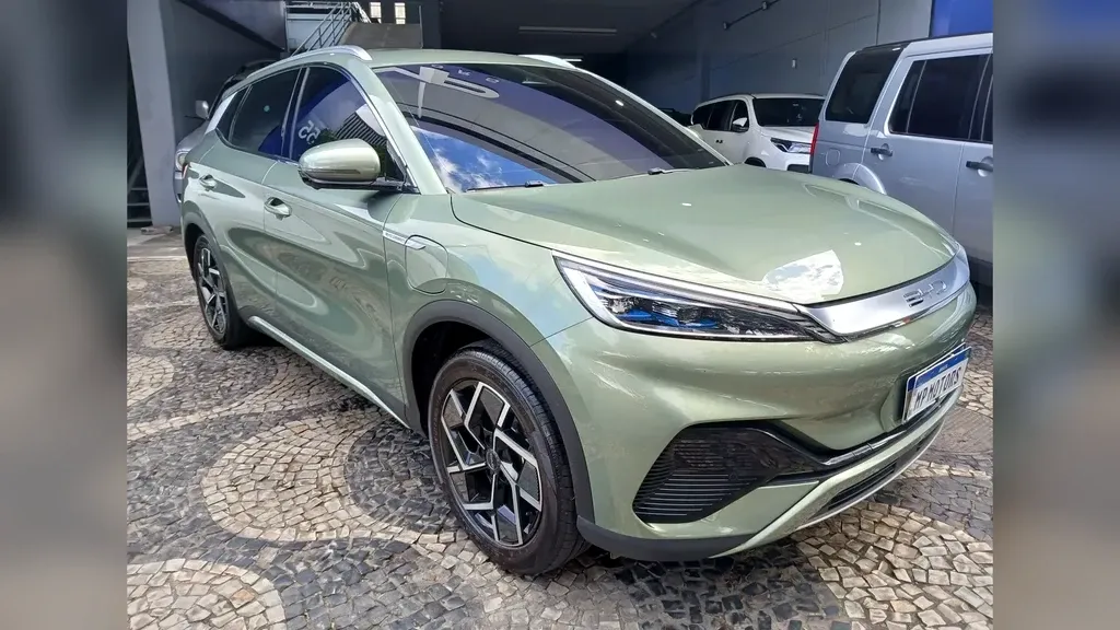 Foto de um byd yuan plus
