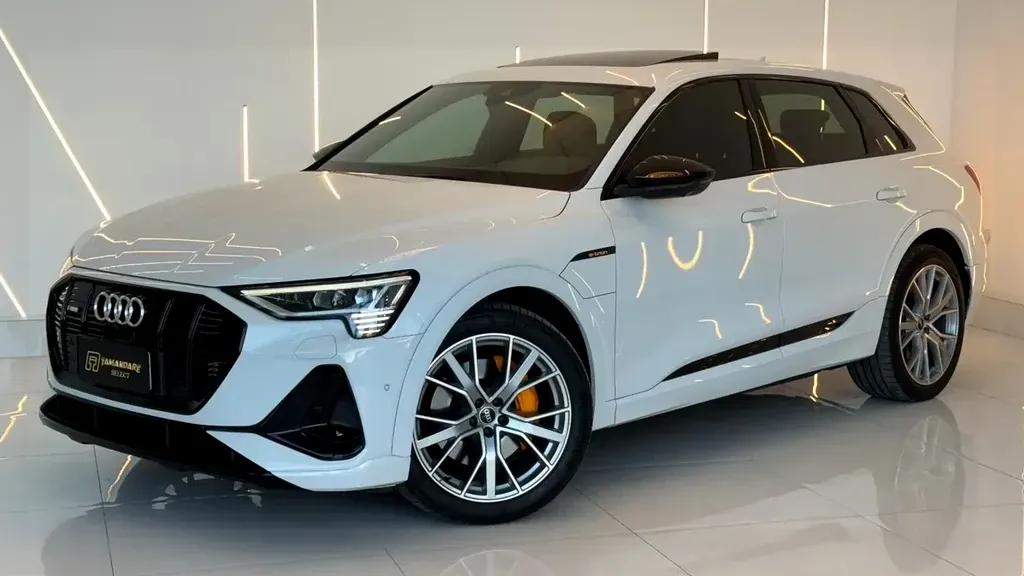 Foto de um audi e-tron s
