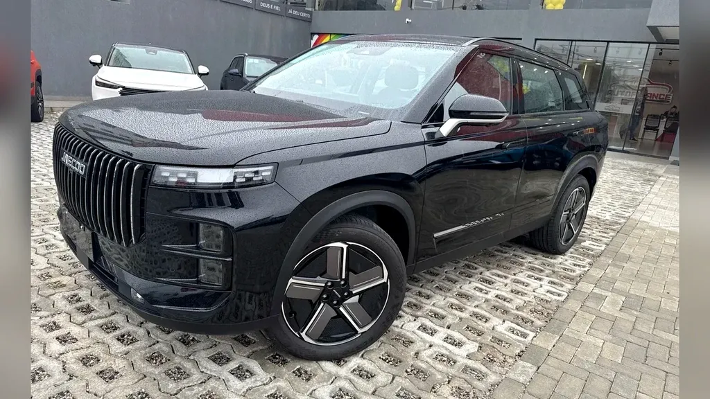 Foto de um jaecoo 7 plug-in hybrid