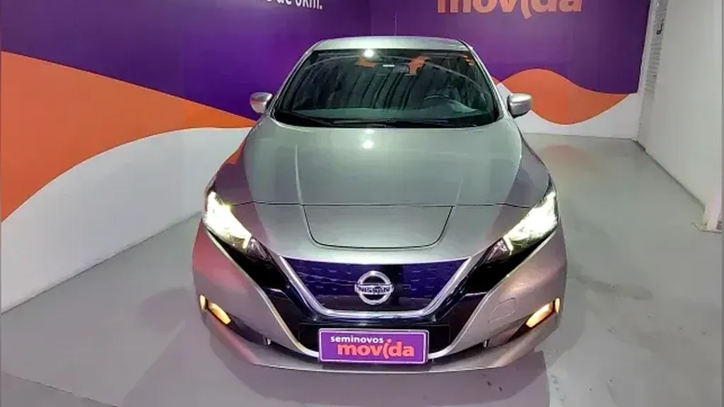 Foto de um nissan leaf