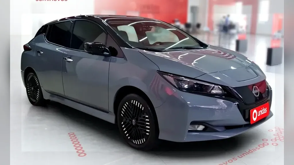 Foto de um nissan leaf