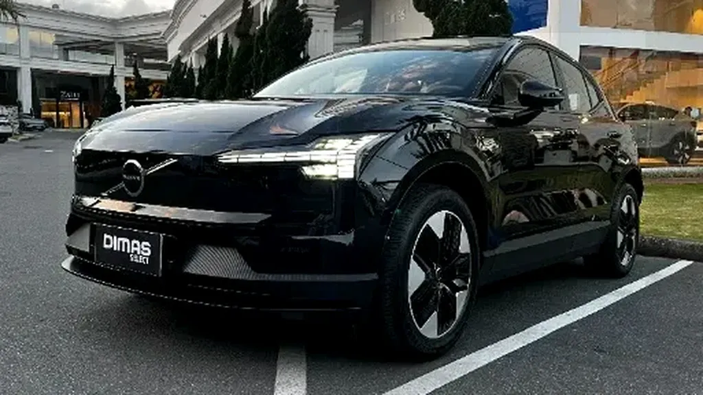 Volvo EX30