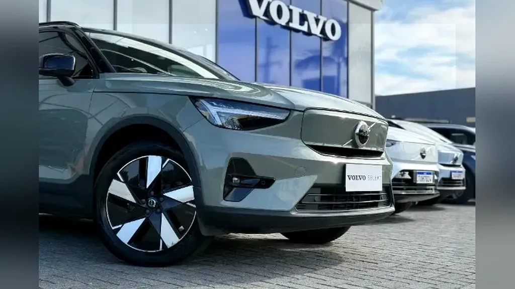 Foto de um volvo xc40 recharge