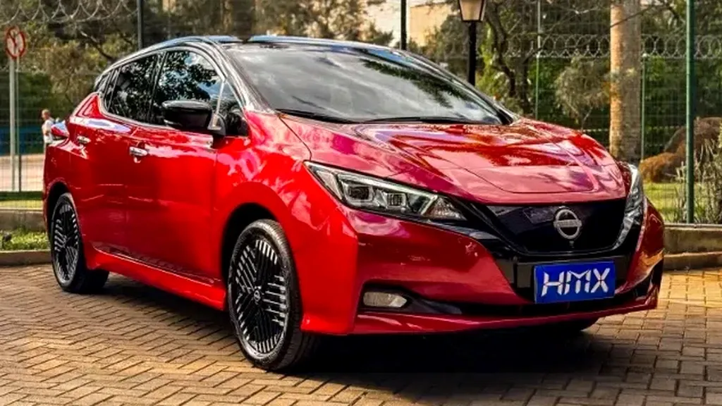 Foto de um nissan leaf