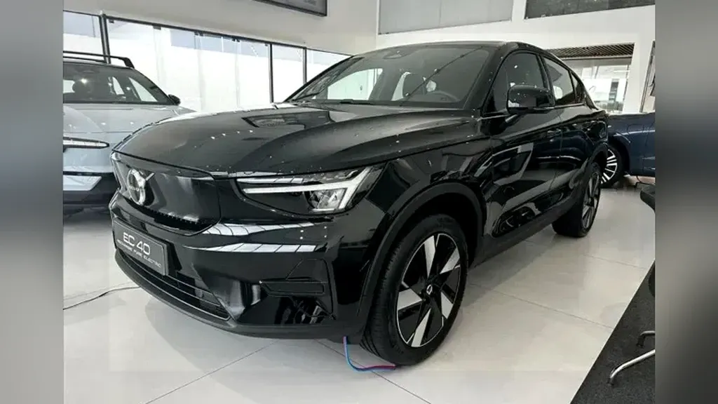 Foto de um volvo c40 recharge