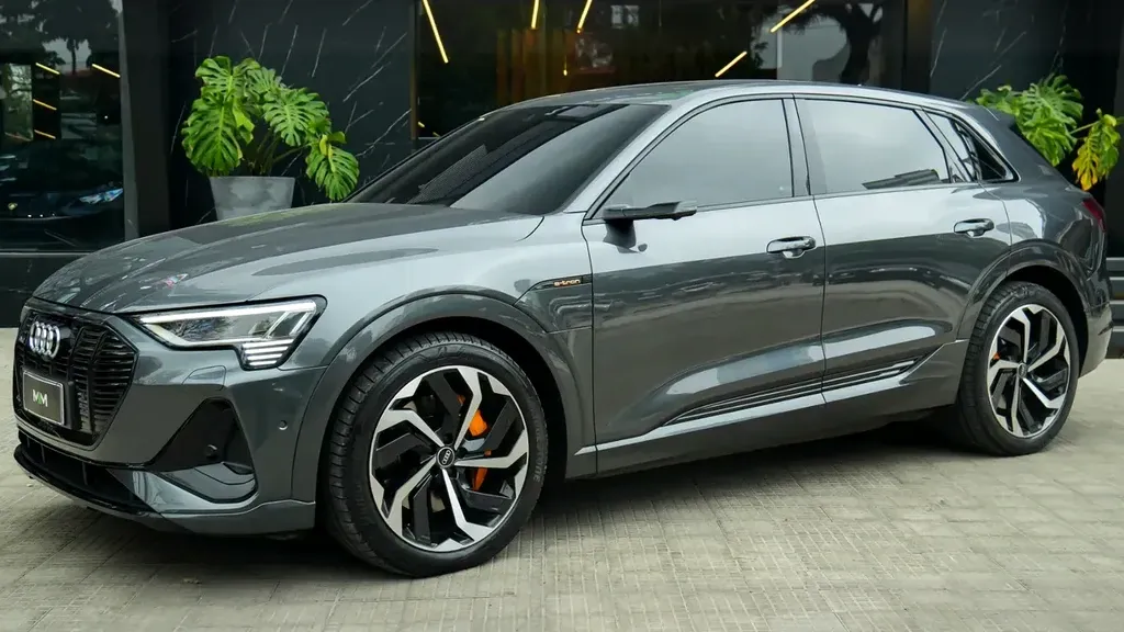 Audi E-tron