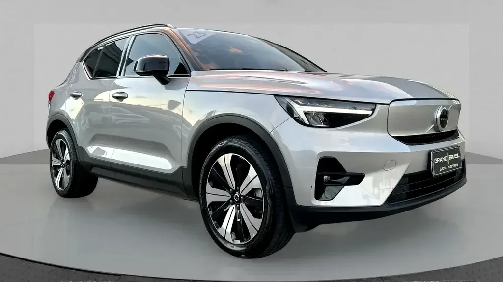 Foto de um volvo xc40 recharge