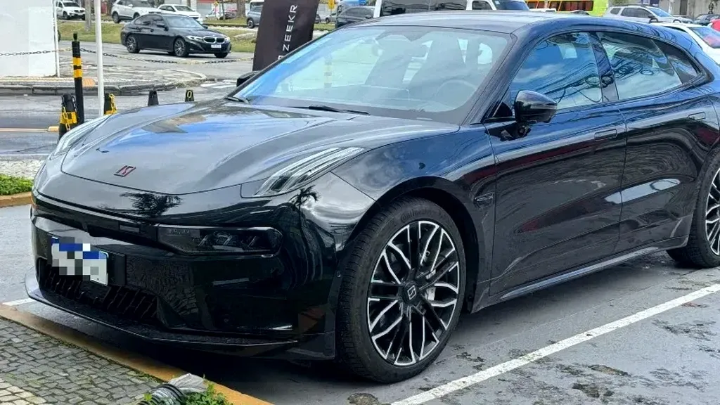 Foto de um zeekr 001