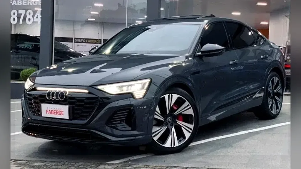 Audi Q8 E-tron