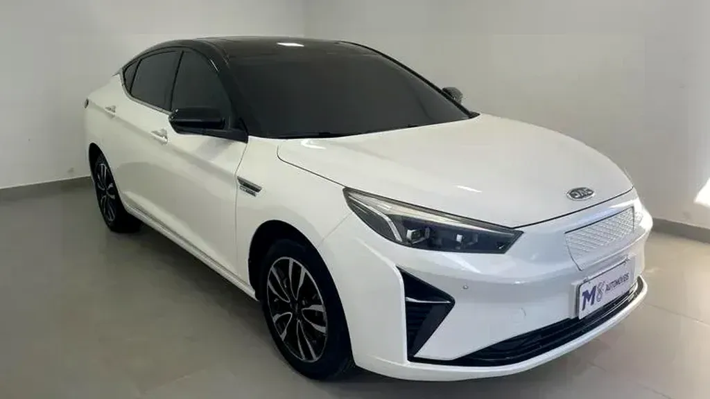 Foto de um jac e-j7