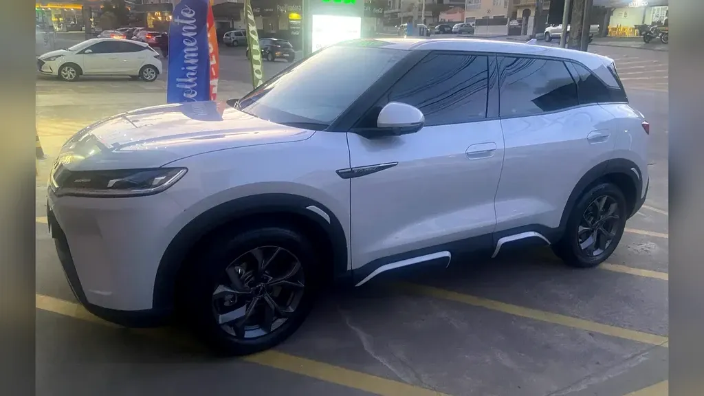 Foto de um byd yuan pro