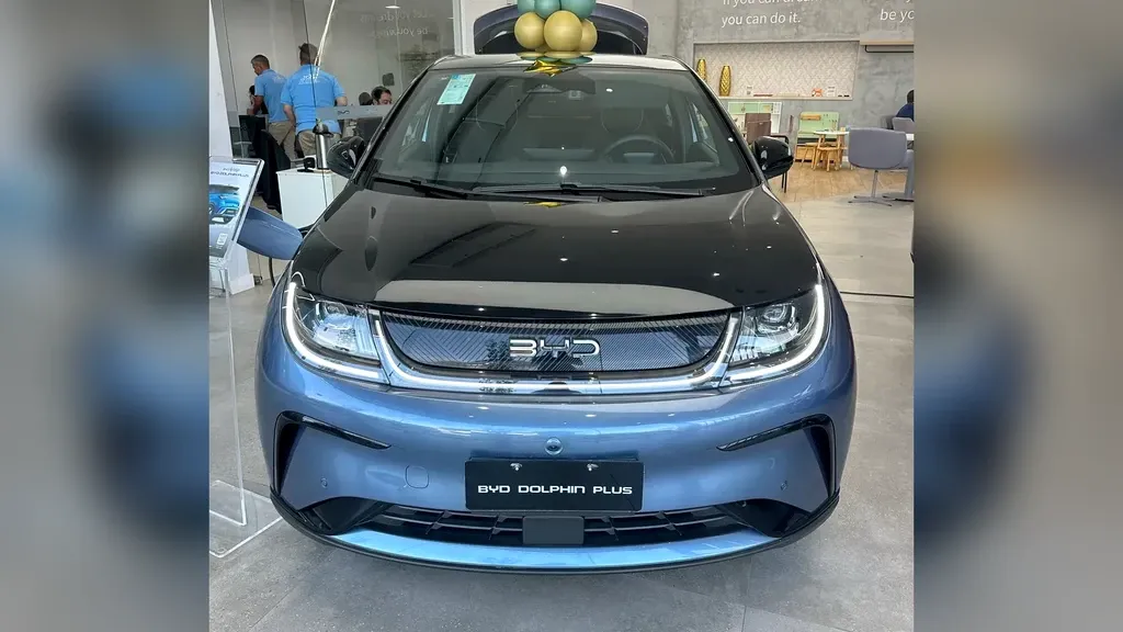 Foto de um byd dolphin plus