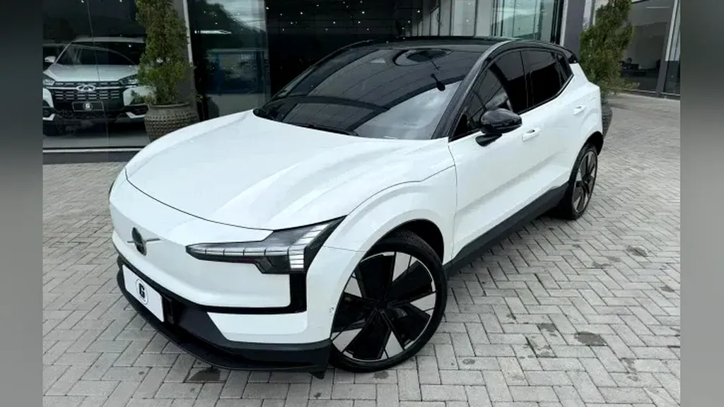 Foto de um volvo ex30