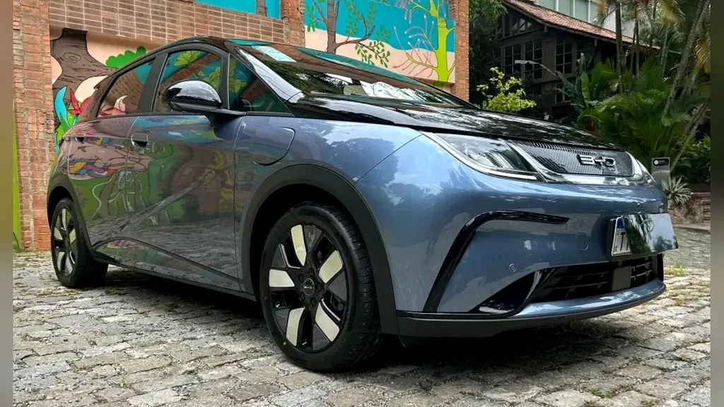 Foto de um byd dolphin plus