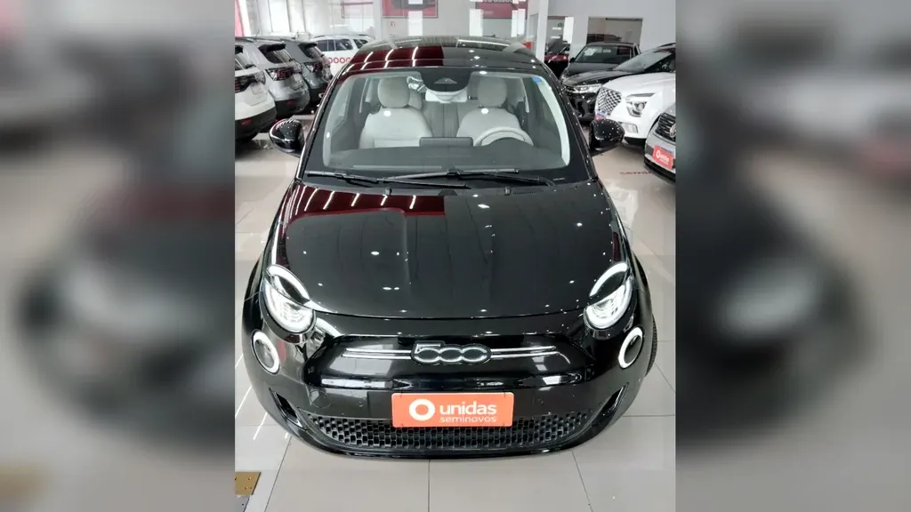 Foto de um fiat 500e