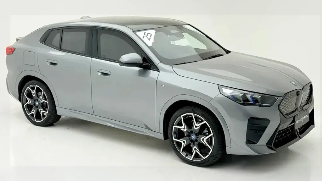 Foto de um bmw ix2
