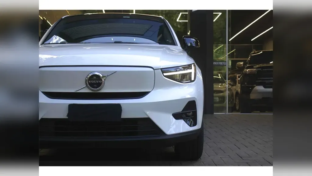 Foto de um volvo c40 recharge