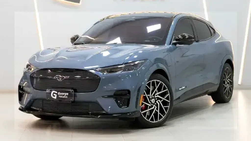 Foto de um ford mustang mach-e