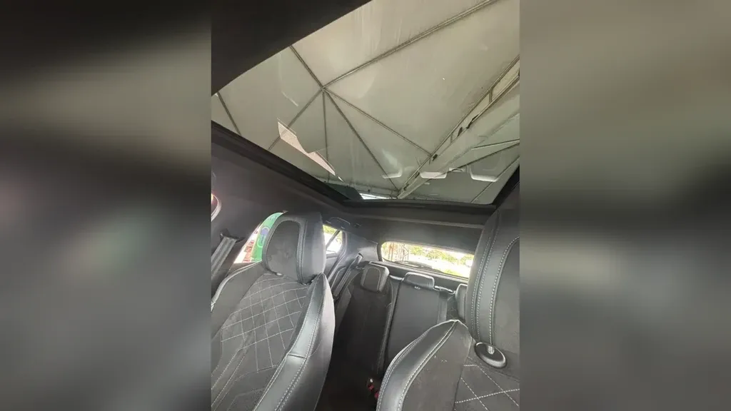 Peugeot E-2008 - Imagem 8