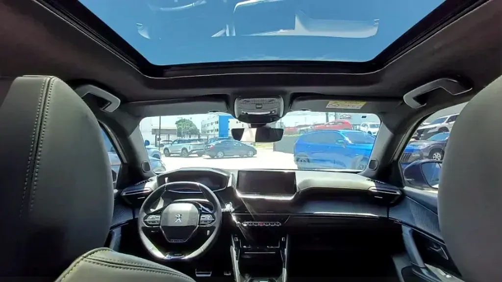 Peugeot E-2008 - Imagem 15