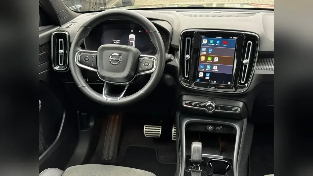 Volvo XC40 Recharge - Imagem 13