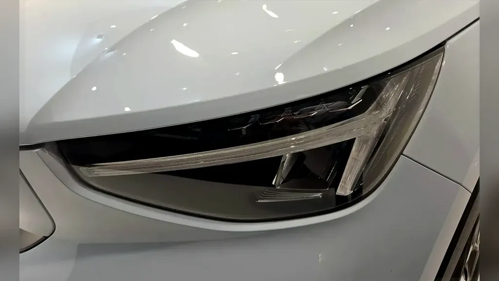 Volvo C40 Recharge - Imagem 3