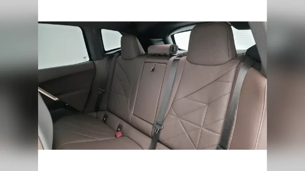 BMW Ix - Imagem 14