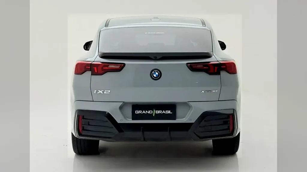 BMW Ix - Imagem 4