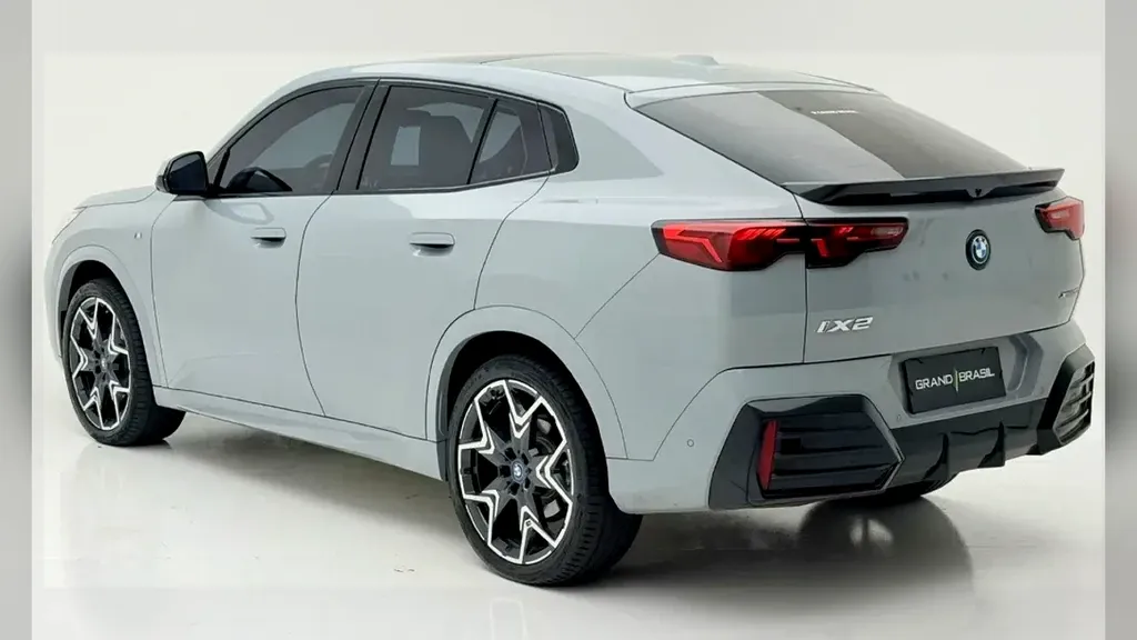BMW Ix - Imagem 5