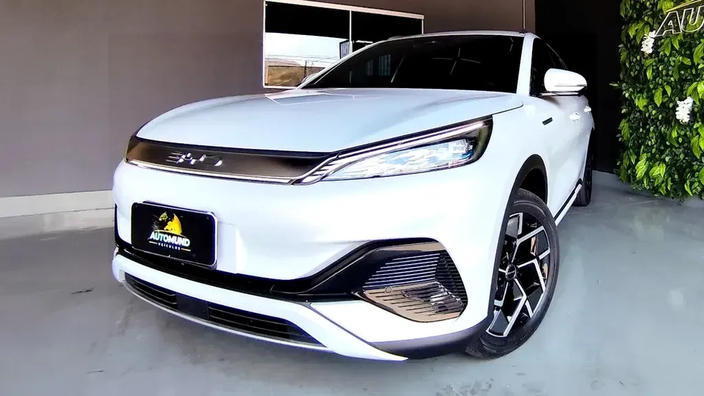 Foto de um byd yuan plus