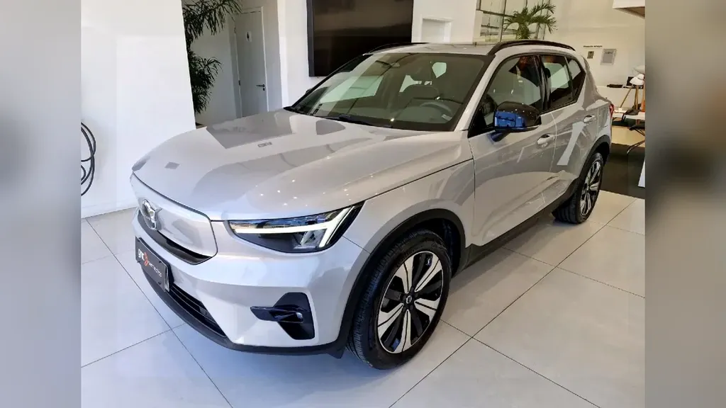 Foto de um volvo xc40 recharge