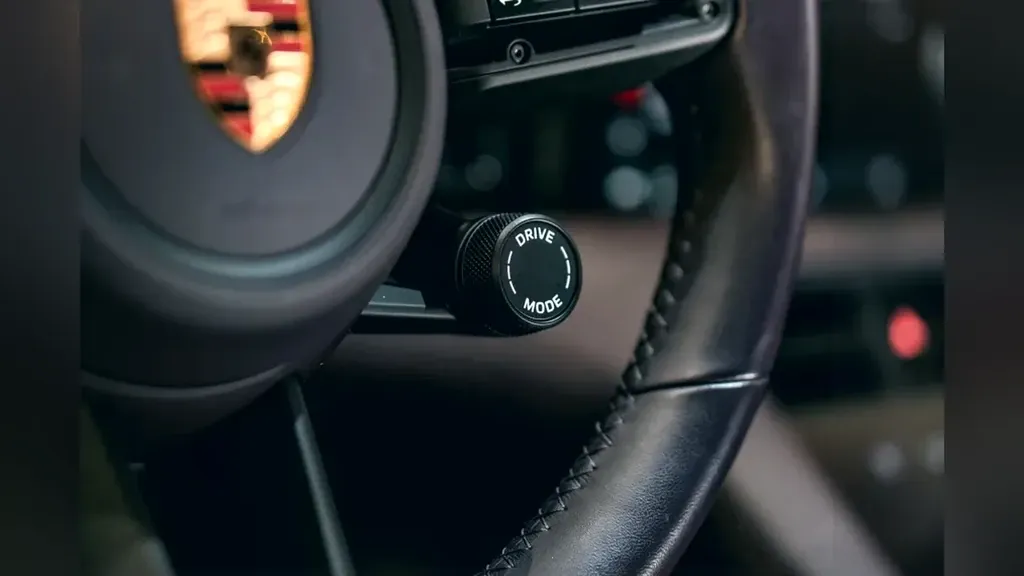 Porsche Taycan - Imagem 17