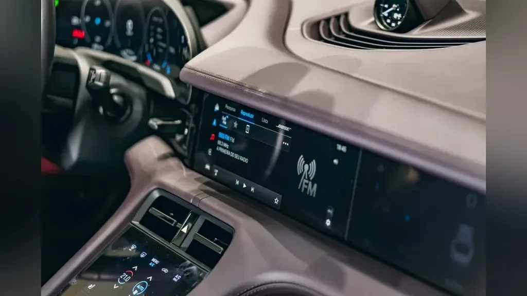 Porsche Taycan - Imagem 18