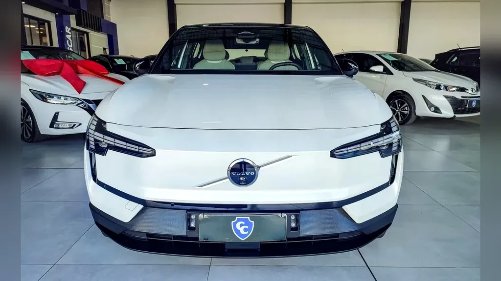 Volvo EX30 - Imagem 2