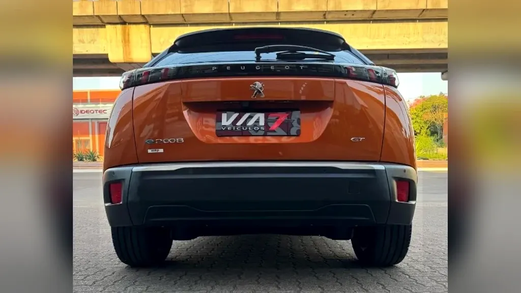 Peugeot E-2008 - Imagem 11