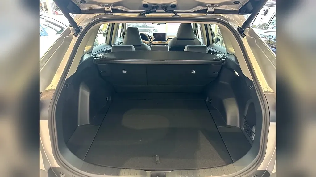 Toyota Rav4 EV - Imagem 13