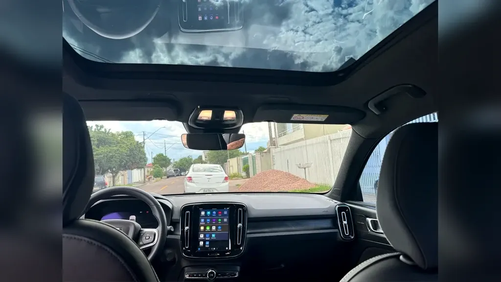 Volvo XC40 Recharge - Imagem 8