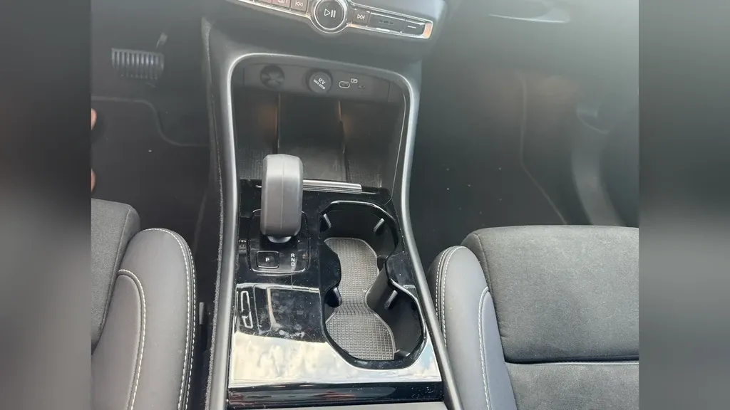 Volvo XC40 Recharge - Imagem 18