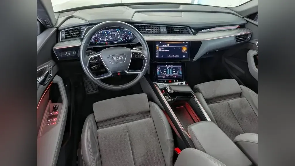 Audi E-tron Sportback - Imagem 13