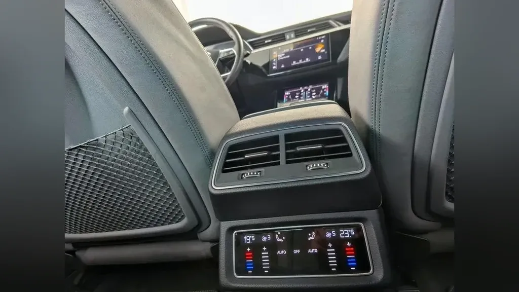 Audi E-tron Sportback - Imagem 14