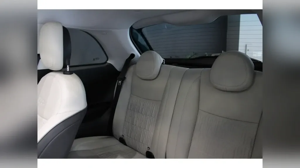 Fiat 500e - Imagem 13