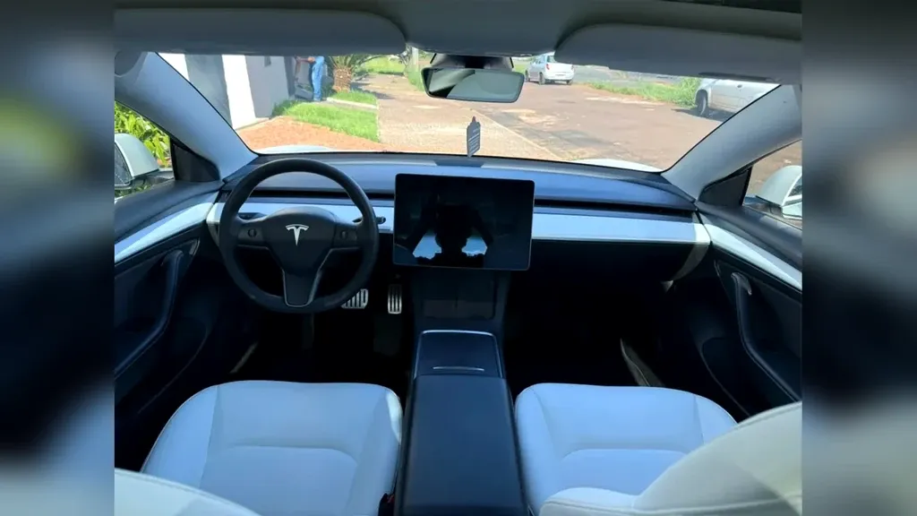 Tesla Model 3 - Imagem 6