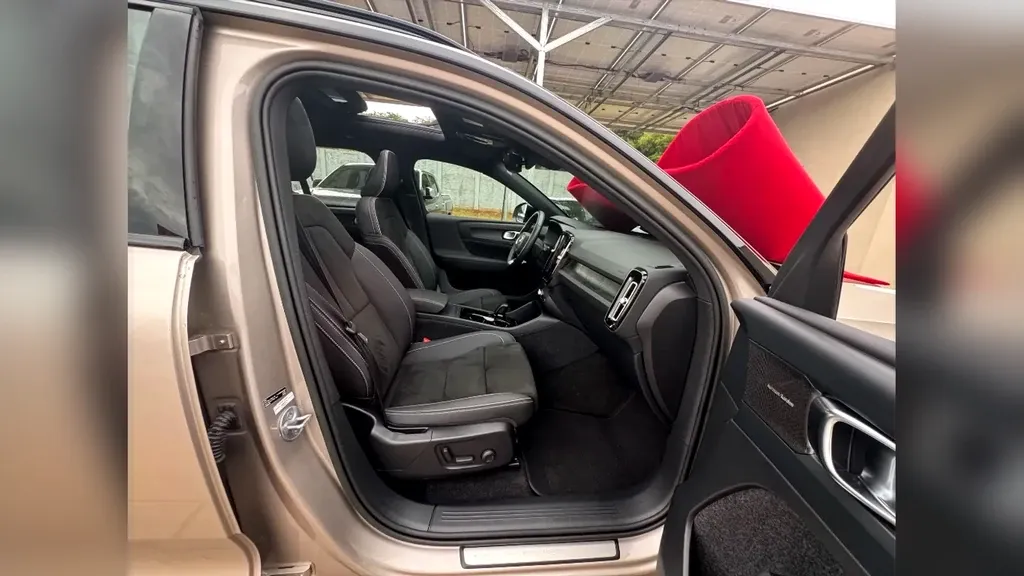 Volvo XC40 - Imagem 12