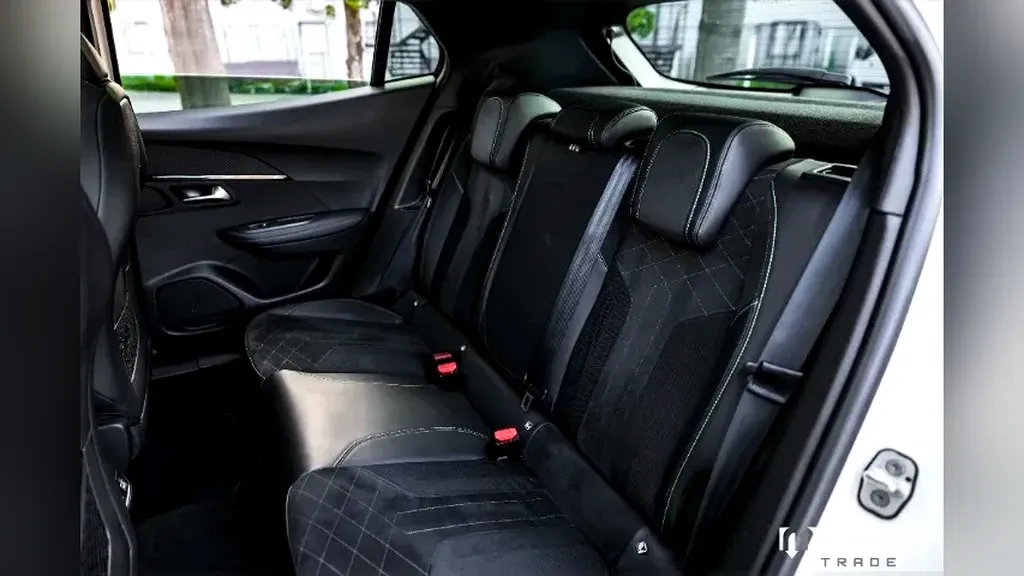 Peugeot E-2008 - Imagem 20